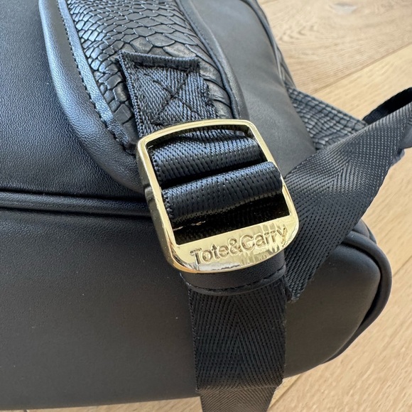 Tote&Carry Black Apollo 2 Croc-Embossed Leather Handbag Backpack NWOT main image 6
